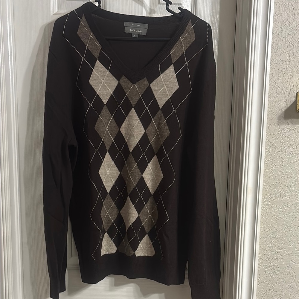 Men's Brown Argyle V-Neck Sweater
